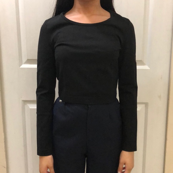 TALULA Black Long Sleeved Crop Top - Picture 3 of 4
